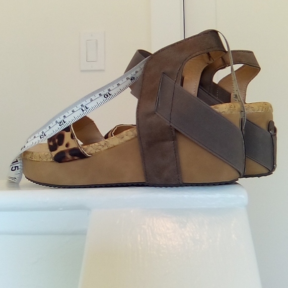 Trendy Semi Platform  Leopard Print Sandals Stretch Strap - Picture 14 of 14